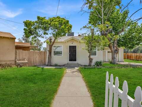 11005 10th Avenue S, Hanford, CA 93230