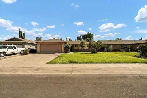 2939 Country Court W, Visalia, CA 93277