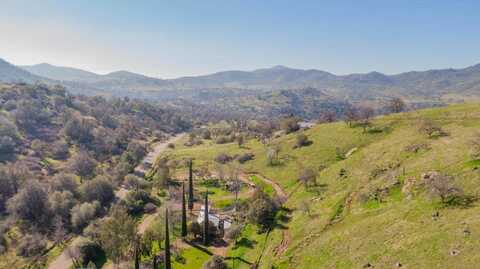 38539 Roundtree Lane, Squaw Valley, CA 93675