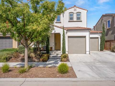 4401 Hillside Road, Madera, CA 93636