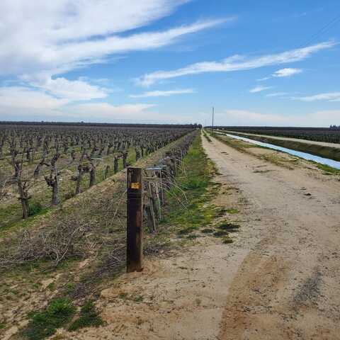 7517 Highway 145, Madera, CA 93637