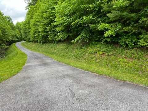 37 Spinning Wheel Drive, Bryson City, NC 28713