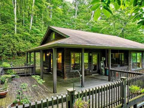 744 Mountain Dr, Bryson City, NC 28713