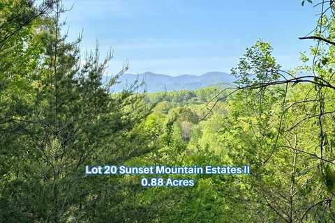 500 Autumn Trl, Franklin, NC 28734