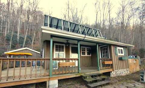 2470 Shook Cove Rd, Tuckasegee, NC 28783