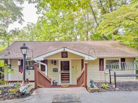 324 Trimont Mountain Rd, Franklin, NC 28734