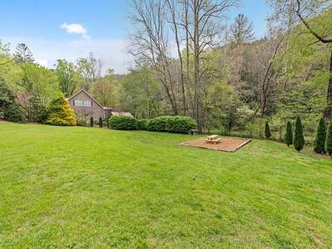 84 Ahoya Trail, Whittier, NC 28789