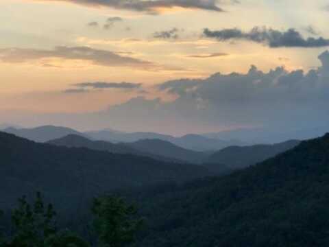 204 Eagle Crest Way, Bryson City, NC 28713