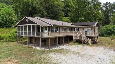 201 Potts Branch Rd, Franklin, NC 28734