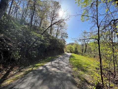 Scofield Rd, Franklin, NC 28734