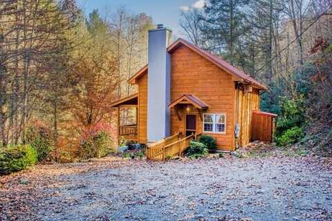 170 Hawks Ridge Creekside Dr., Franklin, NC 28734