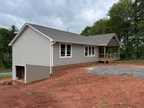 64 Kingston Street, Franklin, NC 28734