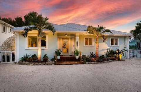 102 Marina Avenue, Key Largo, FL 33037