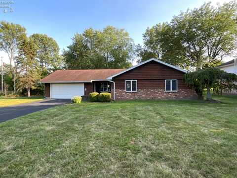 1725 Bark Lane Drive, Fremont, OH 43420