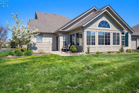 2885 D Canterbury Circle, Port Clinton, OH 43452