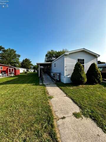 7401 CR 212, Fremont, OH 43420