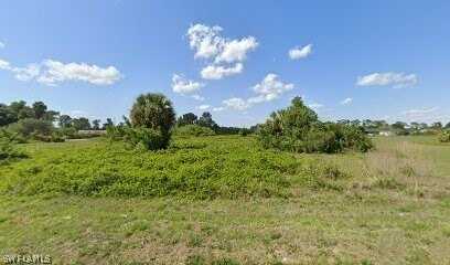 463 Rajah Street, Lehigh Acres, FL 33974