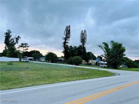 8415 Suncoast Drive, North Fort Myers, FL 33917