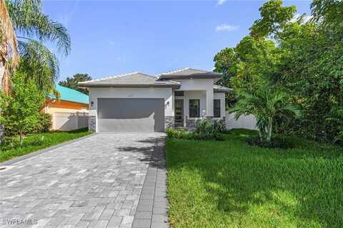 689 101ST Avenue N, Naples, FL 34108