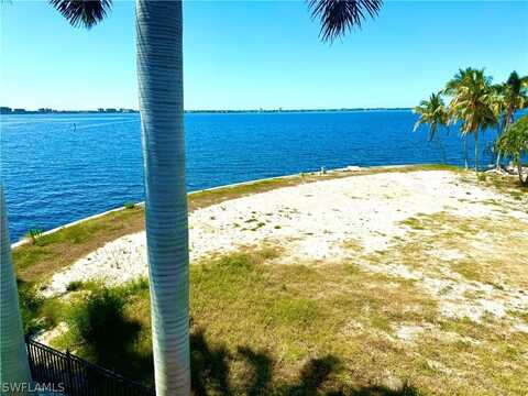 362 Bayshore Drive, Cape Coral, FL 33904