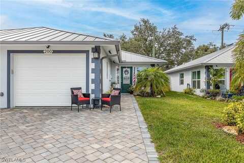 200 Village Circle, Labelle, FL 33935