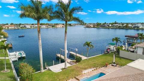 9 SE 8th Place, Cape Coral, FL 33990