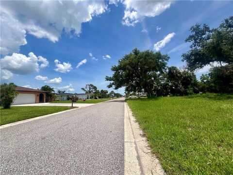 25 Oakland Hills Place, Rotonda West, FL 33947