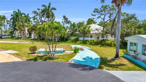 120 Ash Lane, Fort Myers, FL 33908