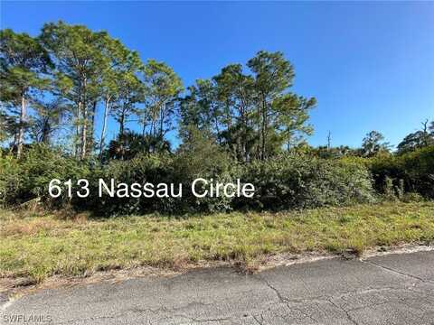 613 Nassau Circle, Labelle, FL 33935