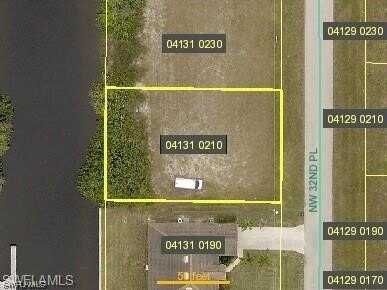 526 NW 32nd Place, Cape Coral, FL 33993