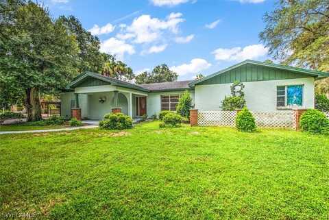 823 Fort Thompson Avenue, Labelle, FL 33935