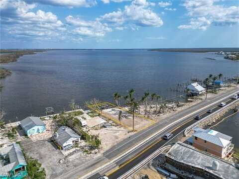 4225-4227 Pine Island Road NW, Matlacha, FL 33993