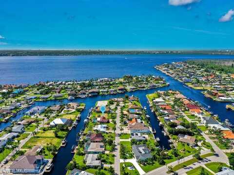 5327 Baypoint Court, Cape Coral, FL 33904