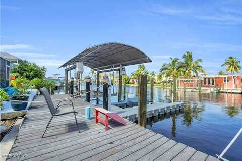 2566 2nd Street, Matlacha, FL 33993