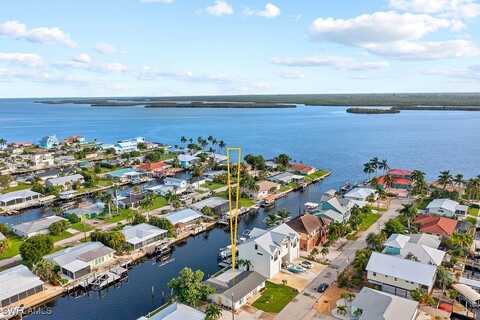 2742 Bruce Street, Matlacha, FL 33993