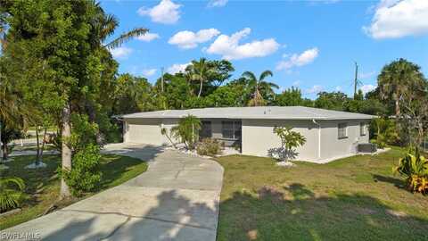 827 El Dorado Parkway E, CAPE CORAL, FL 33904