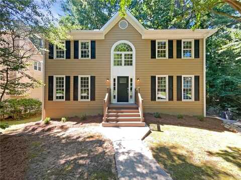 2030 Huntcliff Drive, Lawrenceville, GA 30043