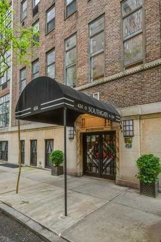 434 E 52ND ST 4F, NEW YORK, NY 10022