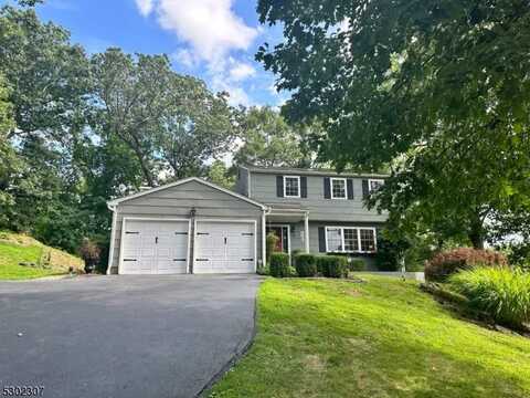 31 Country Hill Rd, Clinton, NJ 08833