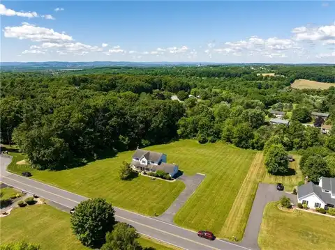 522 Nolf Road, Bushkill, PA 18064