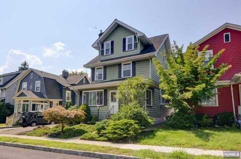 8 Lansing Place, Montclair, NJ 07043