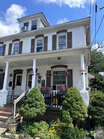 51 Evelyn Ave, Phillipsburg, NJ 08865