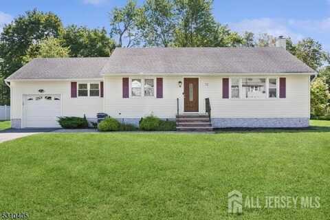 13 Maplehurst Lane, Piscataway, NJ 08854