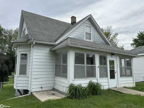 107 3rd Avenue, Earling, IA 51530