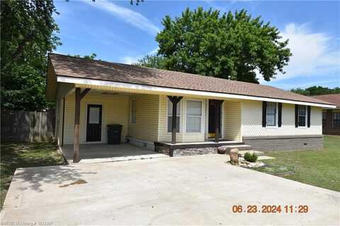 809 S Elm ST, Sallisaw, OK 74955