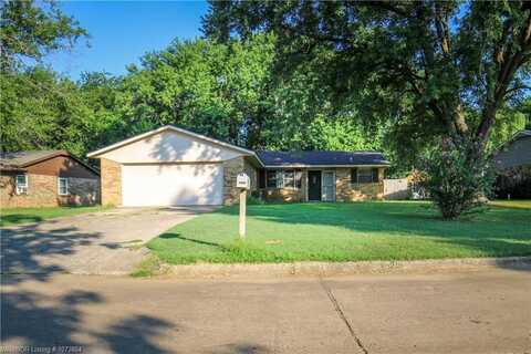 1904 Quail Run ST, Muskogee, OK 74403