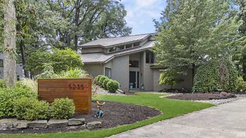 5235 Wood Manor Run, Fort Wayne, IN 46835