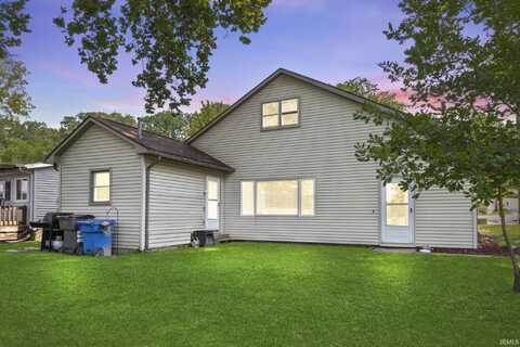 5335 N Blue Lake Road, Churubusco, IN 46723