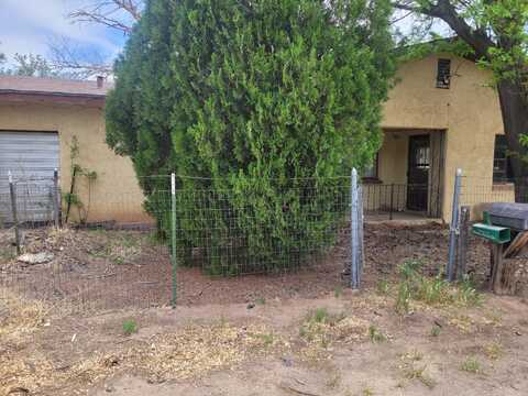 241 El Cerro Lp, Los Lunas, NM 87031