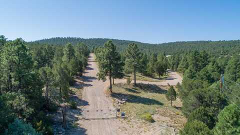 8 Fisher Ct W, Tijeras, NM 87059